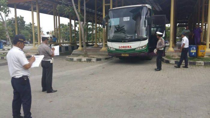 Jalur Udara Turun, Jalur Darat Naik Signifikan