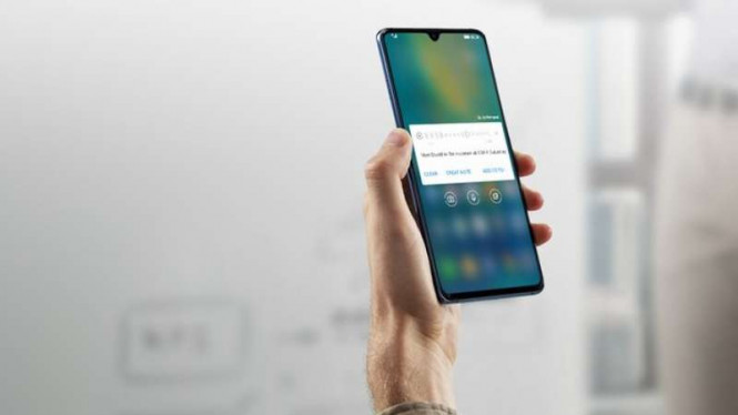 Huawei Ejek Apple dan Samsung: Kami Tak Pernah Bikin Lemot Ponsel