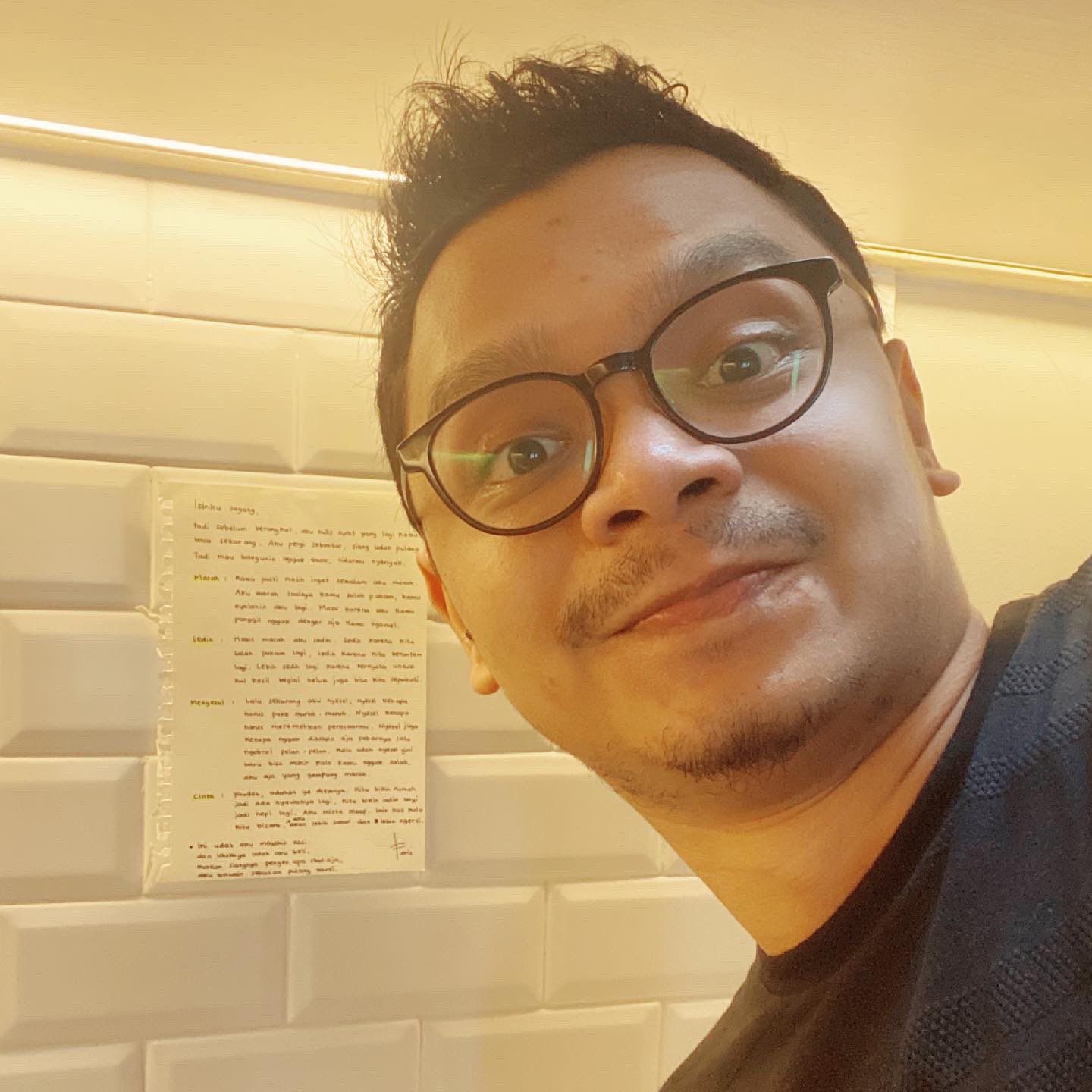 Pria ini Minta Maaf ke Istri Lewat Surat di Dapur, Netizen Pada Baper