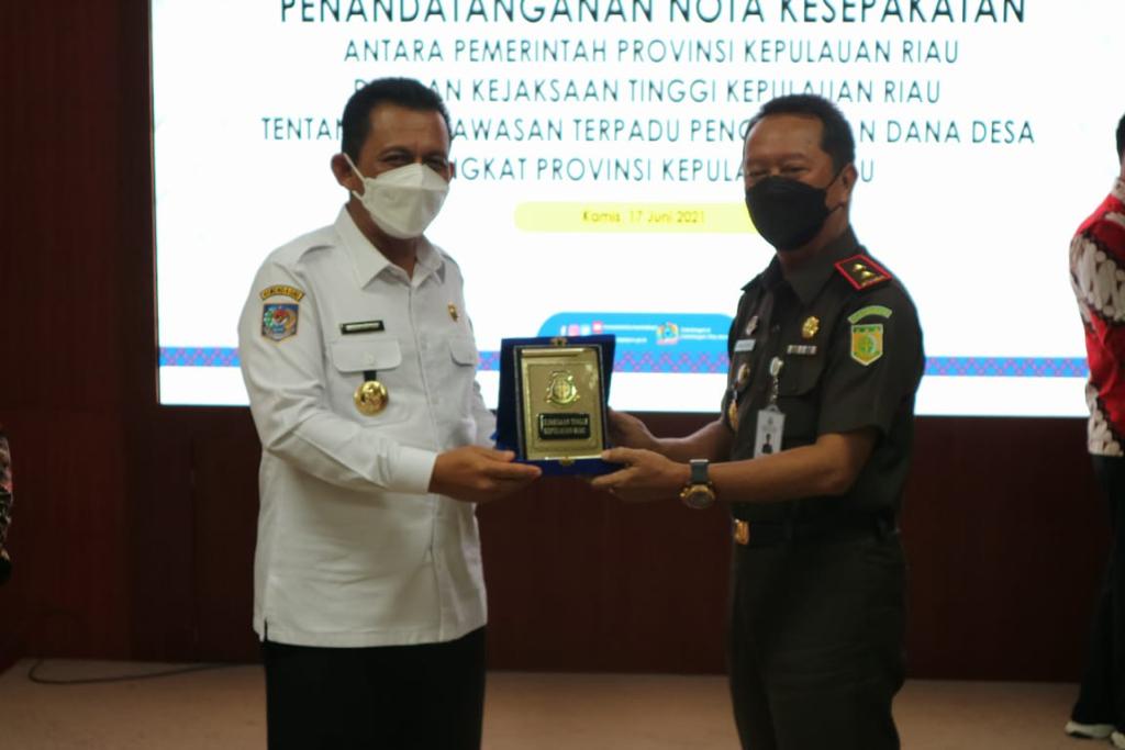Kejati dan Pemprov Kepri Laksanakan Penandatanganan Nota Kesepakatan Pengawasan Dana Desa