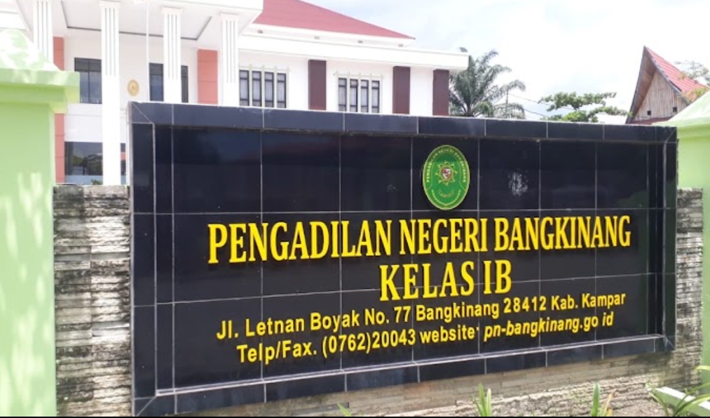 Warga Desa Pangkalan Baru Siak Hulu Minta Ketua PN Bangkinang Segera Adili Anthony Hamzah