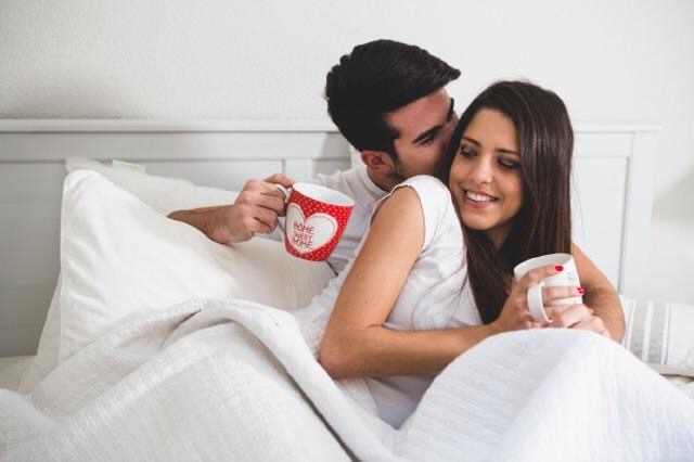 Istri Lakukan Hal Ini Tiap Pagi, Suami Nggak Akan Selingkuh