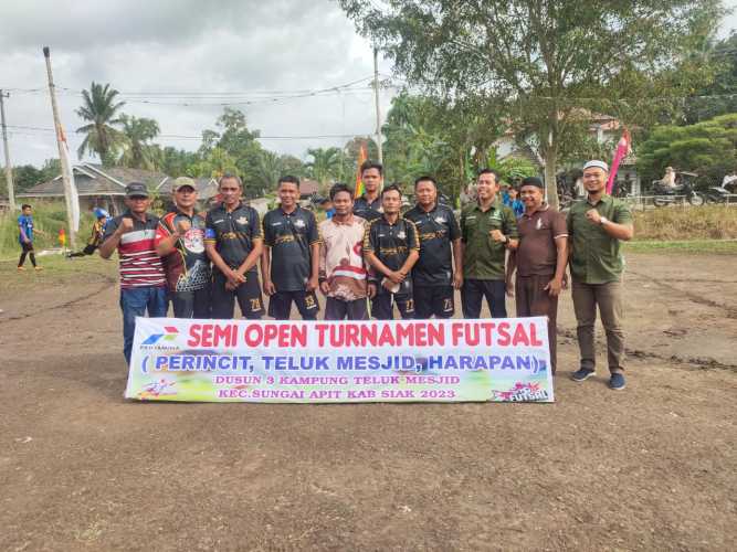Semi Open Turnamen Futsal Kampung Teluk Mesjid Resmi di Buka