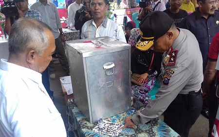 Gubernur Riau: Ada Jari Palsu Nggak?