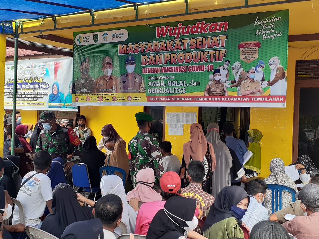 Pustu Seberang Tembilahan Laksanakan Vaksinasi Bersama TNI-Polri