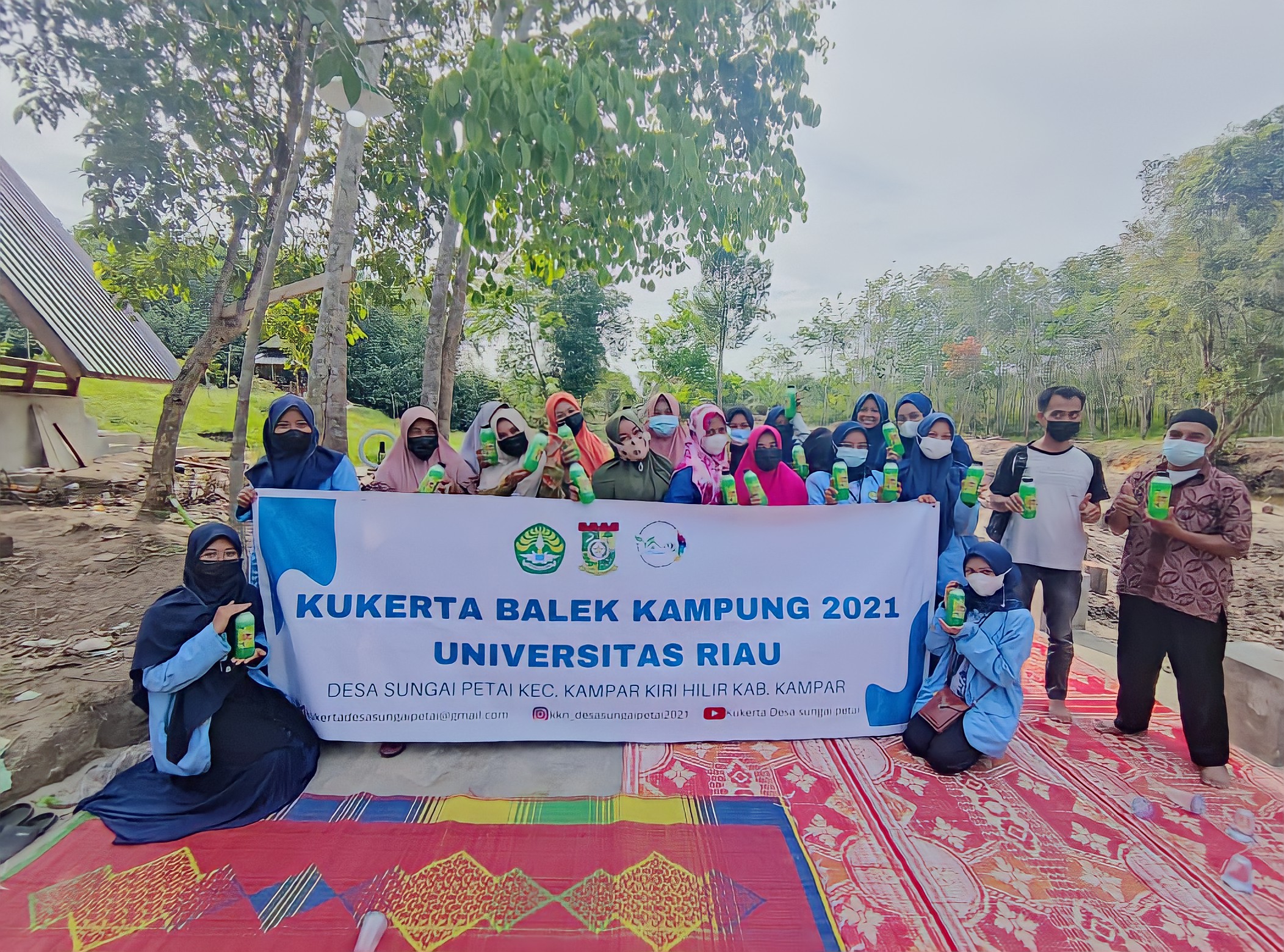 Mahasiswa UNRI adakan Pelatihan Pembuatan Sabun Cuci Piring kepada Masyarakat Desa Sungai Petai