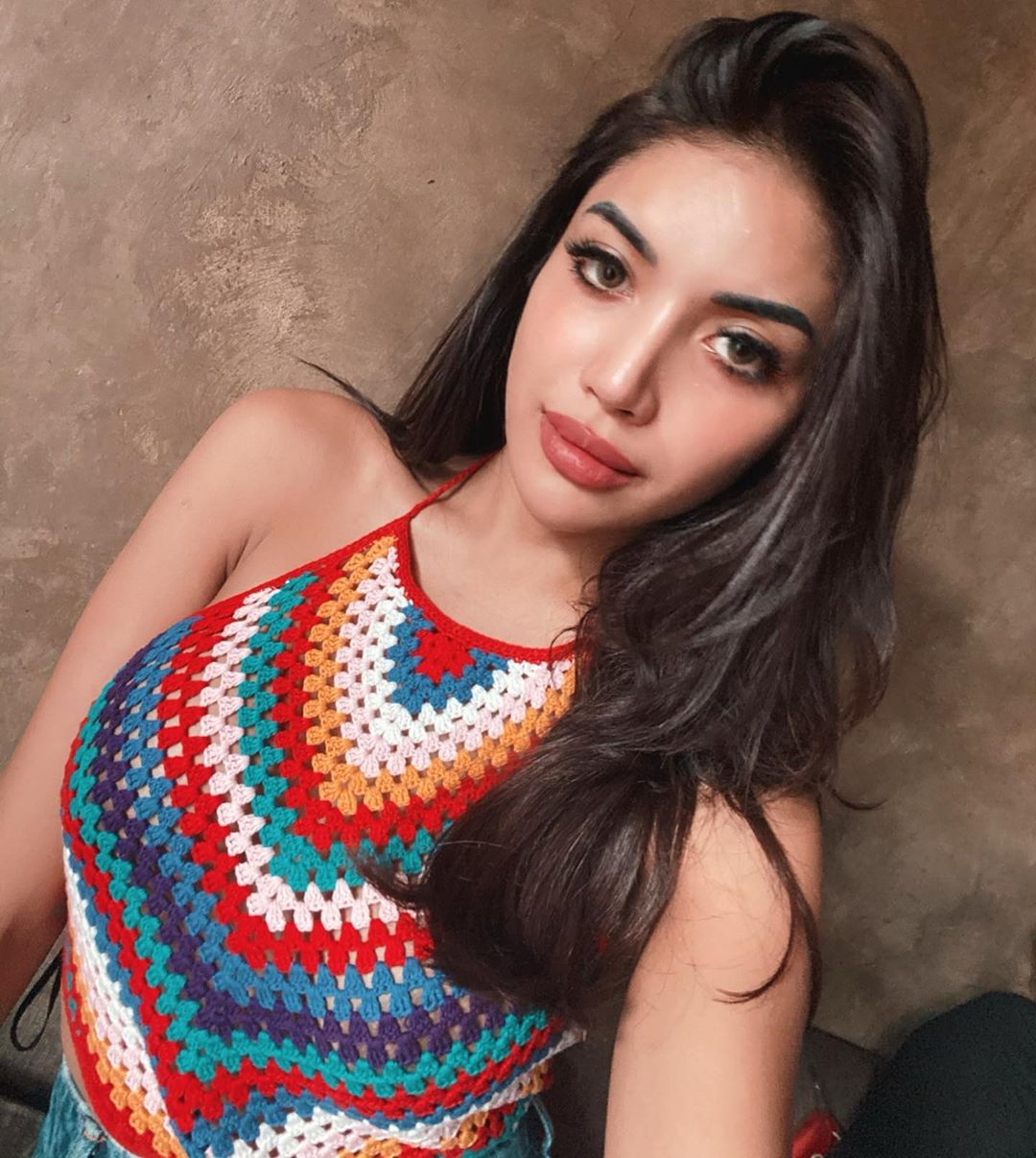 Millendaru Asyik Pose Seksi di Bangkok, Netizen Heboh