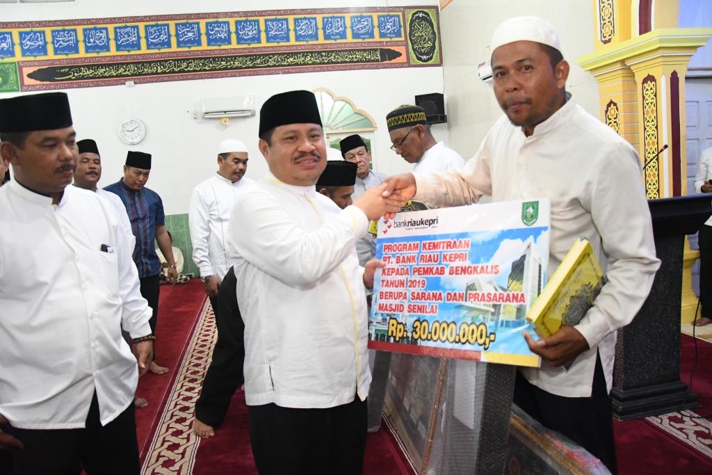 Bupati Bengkalis Amril Mukminin Ajak Umat Islam Membayar Zakat