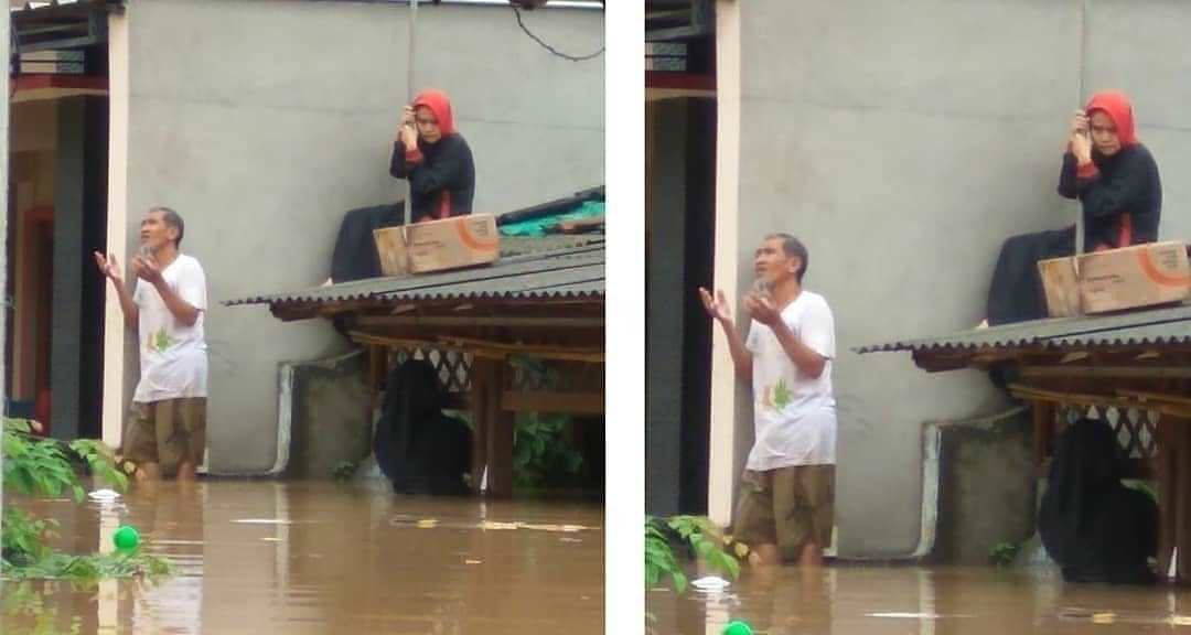 Potret Mengiris Hati, Seorang Kakek Berdoa di Tengah Kepungan Banjir