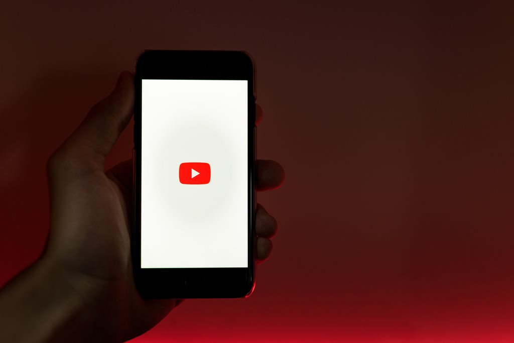 Cara Nonton YouTube Sambil Buka Aplikasi Lain di iOS