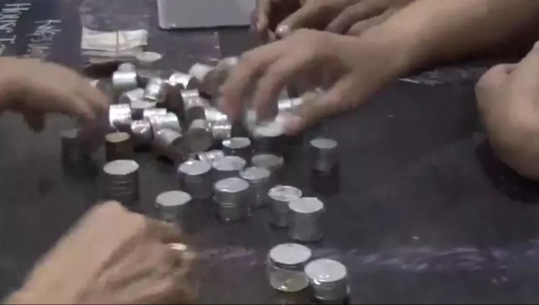 Dua Anak Korban Kekerasan dan Pelecehan Seksual Sumbangkan Tabungan untuk Beli APD