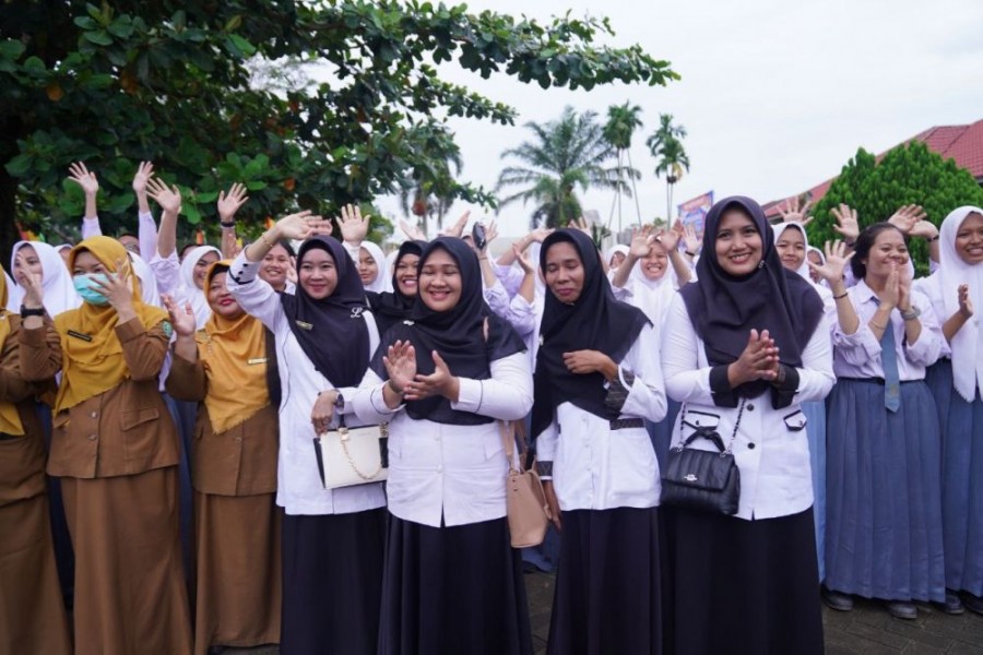 Sudah 4 Kabupaten/Kota di Riau Usulkan Pencairan Gaji Guru Bantu