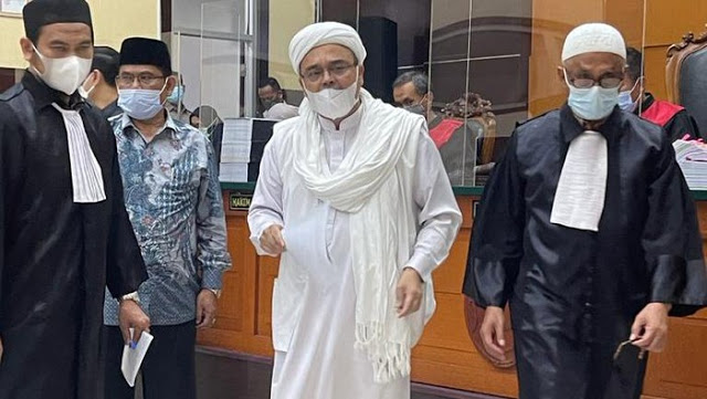 Habib Rizieq Shihab Dituntut 10 Bulan Penjara di Kasus Kerumunan Megamendung