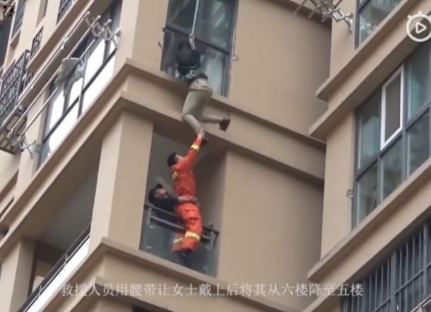 Wanita Ini Coba Kabur dari Lantai Enam Kondominium