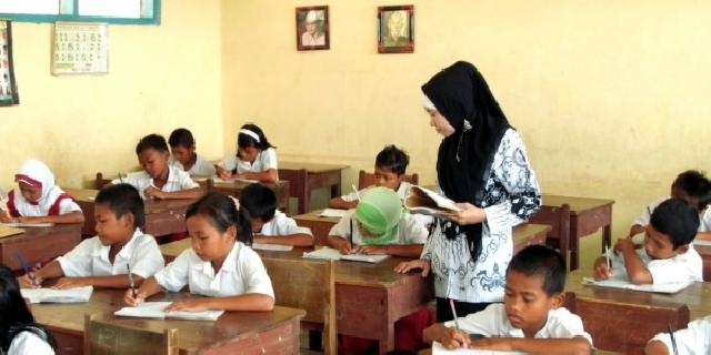 Legislator Sebut Nasib Guru Riau Masih Memprihatikan