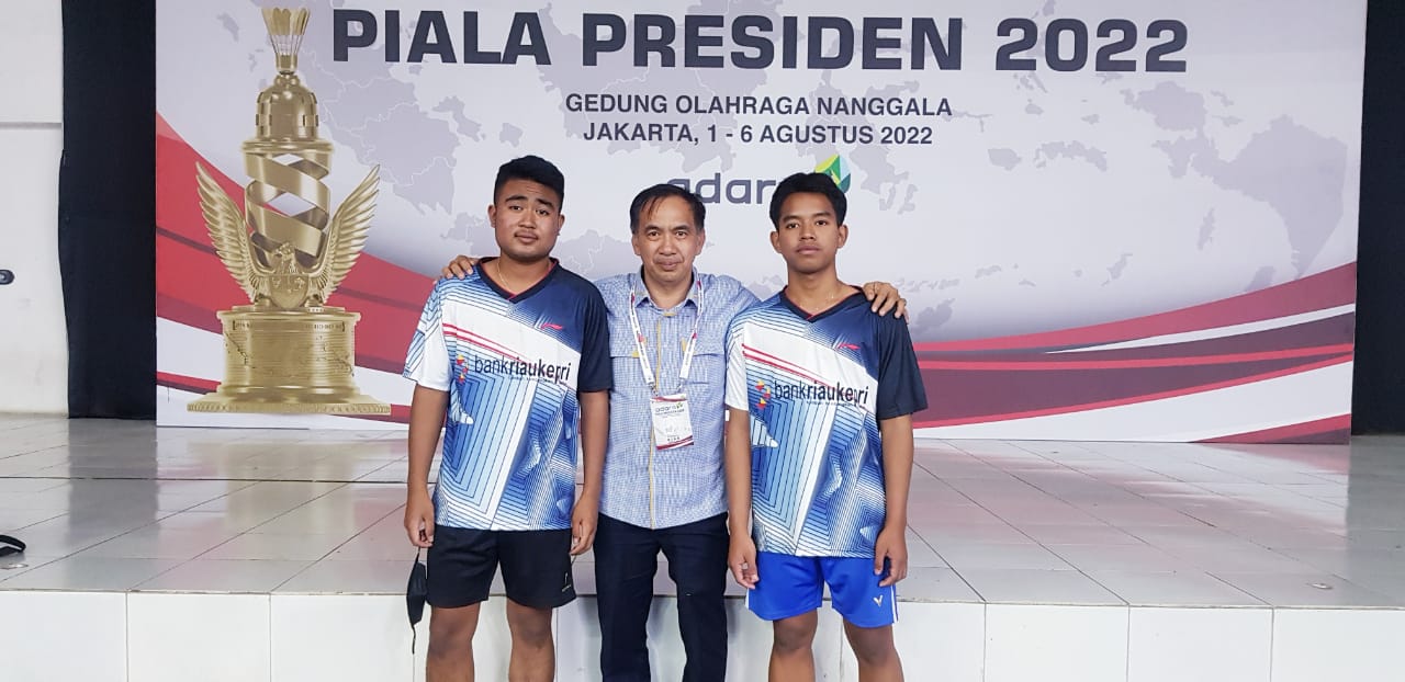Dua Putra Seribu Parit Tembus 8 Besar Bulutangkis Piala Presiden 2022