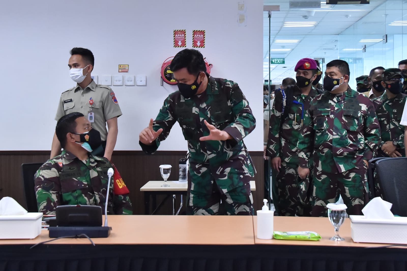Panglima TNI Tinjau Pelatihan Tracer Digital Bagi Babinsa, Babinpotmar dan Babinpotdirga di BNPB