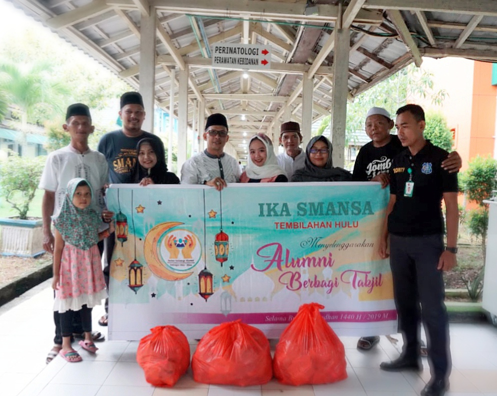 IKA SMANSA Tembilahan Hulu Adakan Pemberian Takjil Selama Ramadan 1440 H
