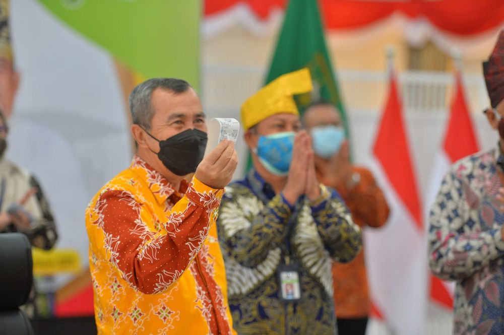 Dukung Produk Lokal, Gubri Beli Karya UMKM Riau Melalui Lelang UMKM
