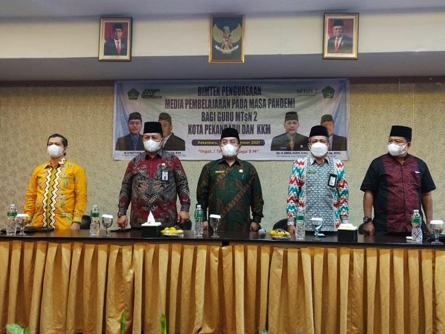 Kakanwil Kemenag Riau: Guru Harus Menguasai Media Pembelajaran