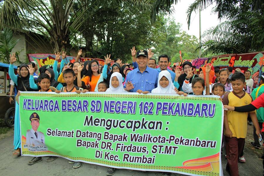 Sehari Penuh, Wali Kota Kunjungan Kerja ke Kecamatan Rumbai dan Rumbai Pesisir