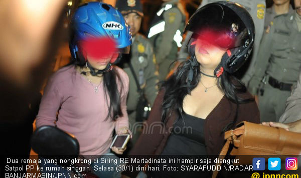 Dua Gadis Manis Dikira PSK, Tas Digeledah Isinya Bikin Senyum-senyum