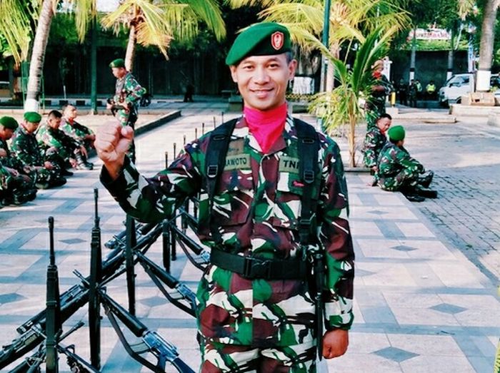 Panglima TNI Apresiasi Aksi Heroik Prajurit Panjat Tiang Bendera karena Tali Lepas