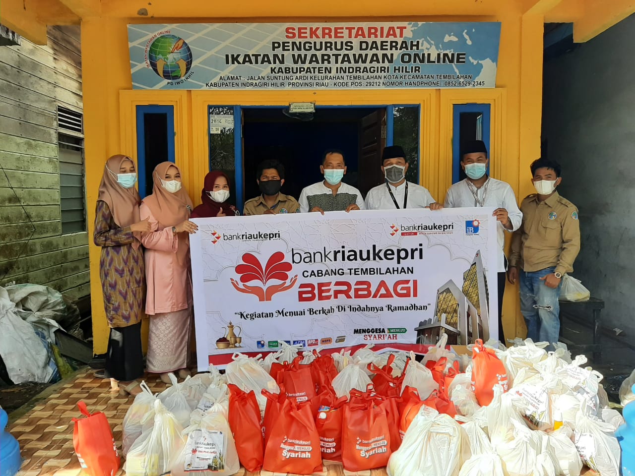 PT BRK Cabang Tembilahan Kembali Salurkan Paket Sembako ke Posko Relwan IWO Inhil