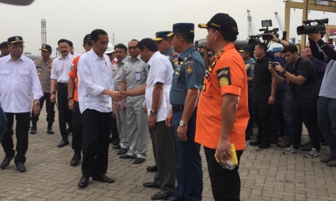Presiden RI Joko Widodo Cek Barang-barang Korban Lion Air
