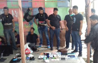 Polisi Gerbek Kampung Ambon, Ditemukan Sabu dalam Jumlah Banyak