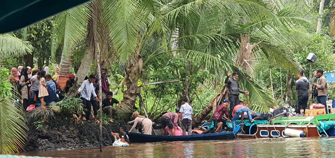 Diduga Hantam Tunggul, Speed Boat Tujuan Tembilahan - Sungai Guntung Karam
