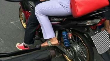 Ada yang Aneh dari Motor Honda Ini, Coba Tebak