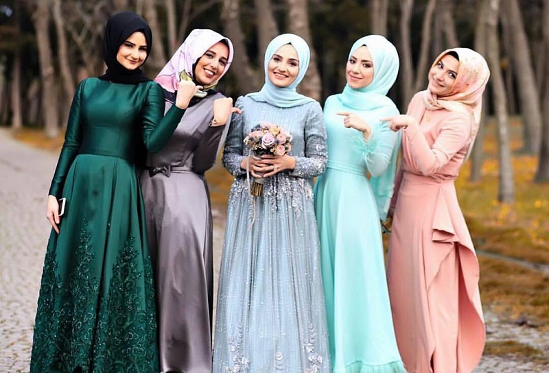 Deretan Inspirasi Baju Bridesmaid untuk Hijabers dari Selebriti hingga Selebgram