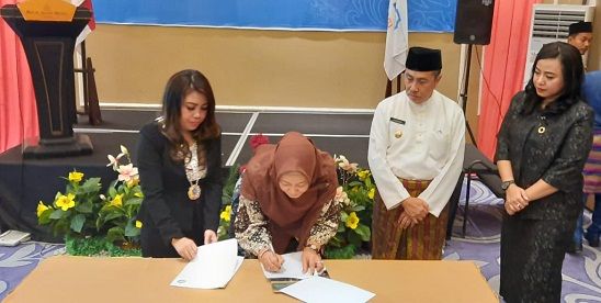 JCI Pekanbaru Riau dan Fakultas Ekonomi Bisnis Unri Teken MoA