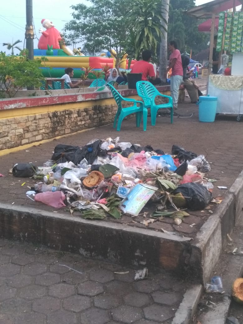 Sampah Menumpuk di Ibukota Kabupaten Berlabel WTP 7 Kali