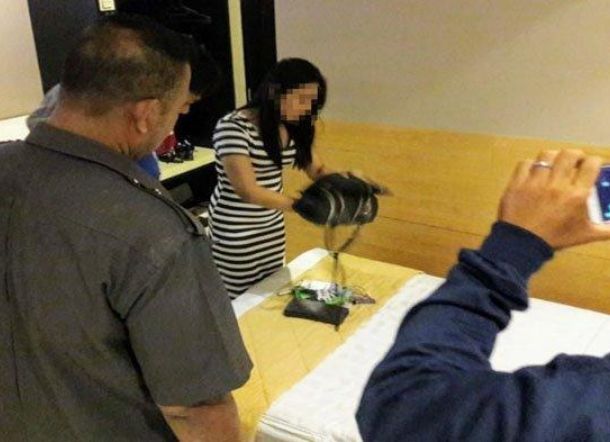 Asyik Kencan Bareng Pria Beristri di Hotel, Mahasiswi S2 Digerebek