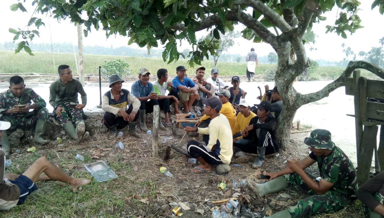 TNI dan Warga di Lokasi Sasaran TMMD Kodim 0314 Inhil Sudah Seperti Keluarga