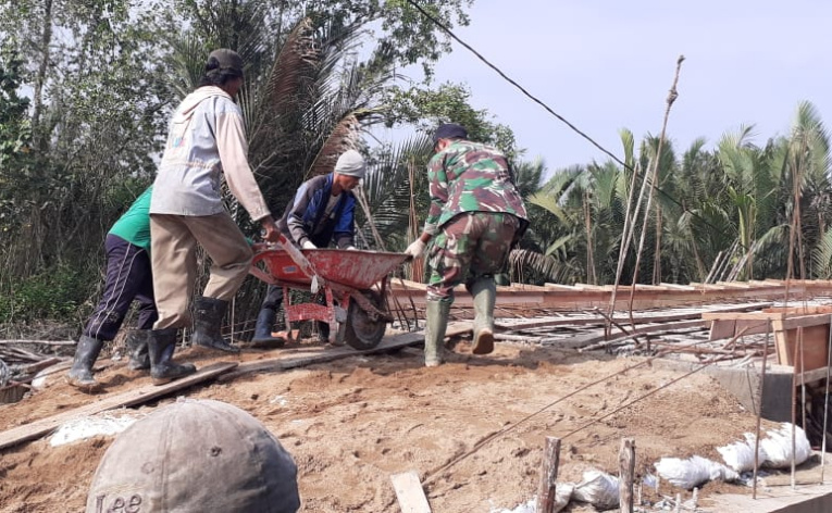 Pembangunan Jembatan Beton Masuk Ketahap Pengecoran Lantai