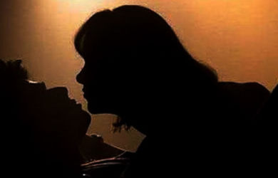 Suami Jarang Pulang, Istri Main Begituan dengan Karyawan di Gudang Kantor