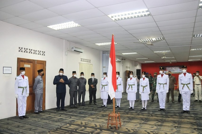 Roby Kukuhkan Paskibra Kabupaten Bintan Tahun 2021