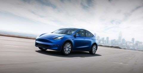 Tesla Model Y Meluncur dengan Kecepatan 217 Km / Jam