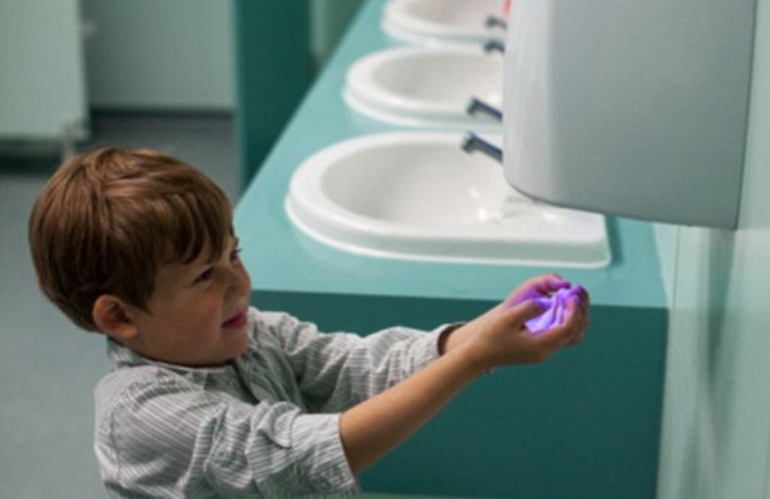 Mesin Pengering Tangan di Toilet Picu Bakteri