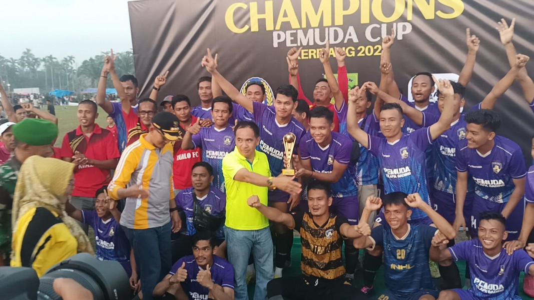 Turnamen Sepakbola di Kecamatan Keritang Ditutup, ini Pemenangnya