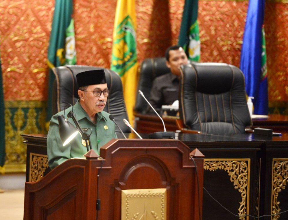 Gubri Syamsuar Sampaikan Ranperda Penambahan Penyertaan Modal Dua BUMD Riau