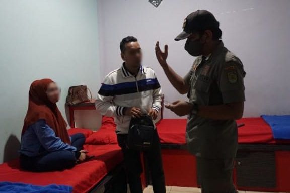 6 Pasangan 'Haram' yang Berduaan di Kamar Diamankan Satpol PP Inhil