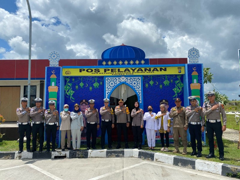Wakapolres Sambut Tim Pengawasan Operasi Ketupat 2025 di Pos Pam Terpadu Polsek Siak