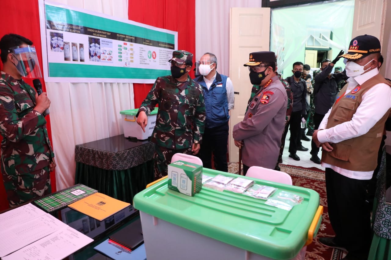 Panglima TNI Pastikan Obat Bantuan Pemerintah Terdistribusi dan Dukung 54 Nakes