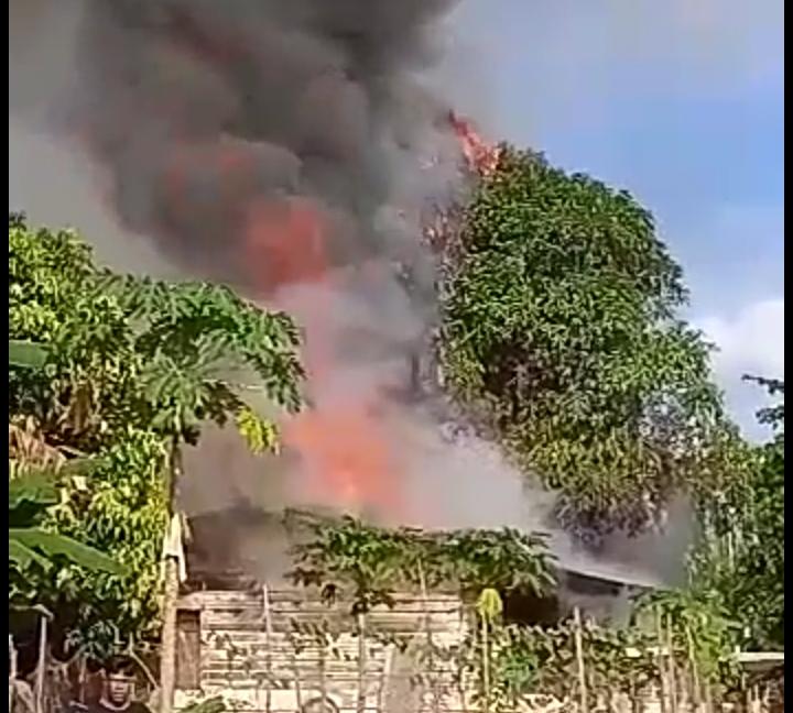 Dua Rumah Warga Dusun III Desa Numbing Hangus Terbakar