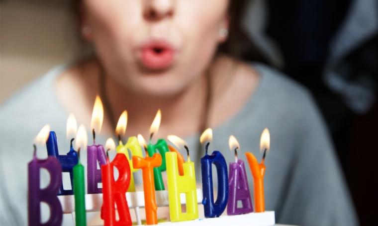 Fakta di Balik Tradisi Tiup Lilin Ultah