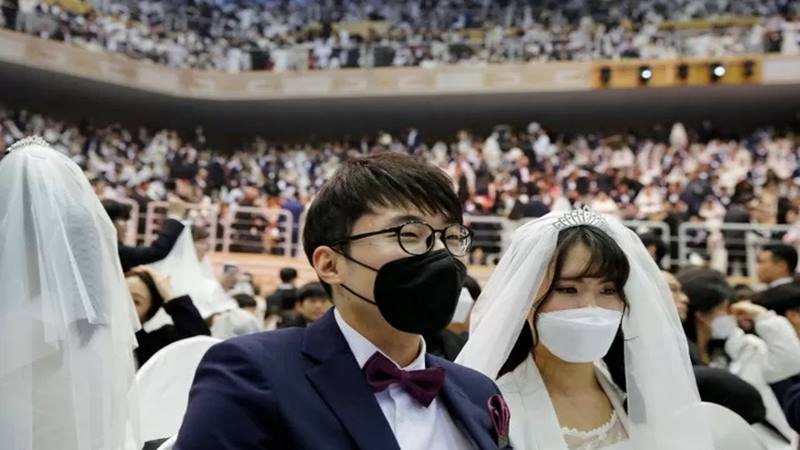 Tak Ada Kemeriahan, Kisah Pesta Pernikahan di Tengah Pandemi Global